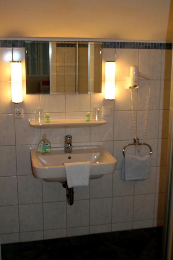 Karstens Gasthof Nordhastedt Dış mekan fotoğraf